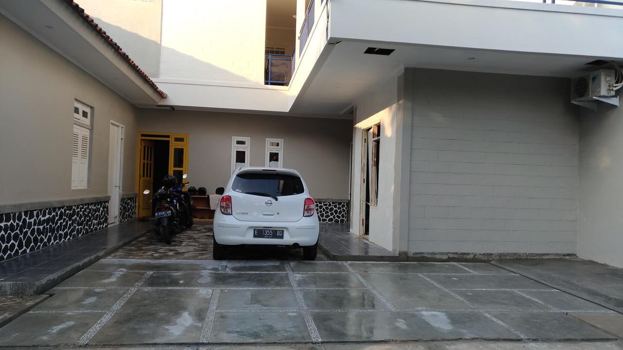 Roemah Kesambi Hotel Cirebon Buitenkant foto